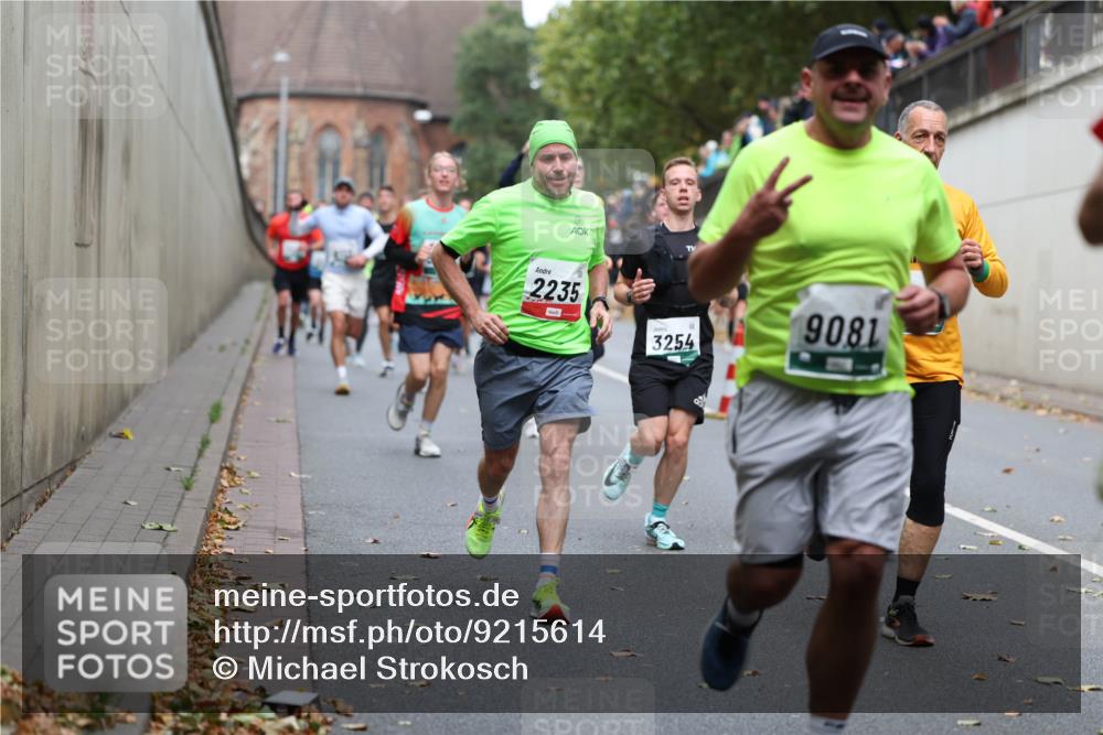05.10.2025 - 20. swb-Marathon Bremen Michael Strokosch http://msf.ph/oto/9215614 05.10.2025 12:47:02 Laufen 2235, 3254, 9081 meine-sportfotos.de