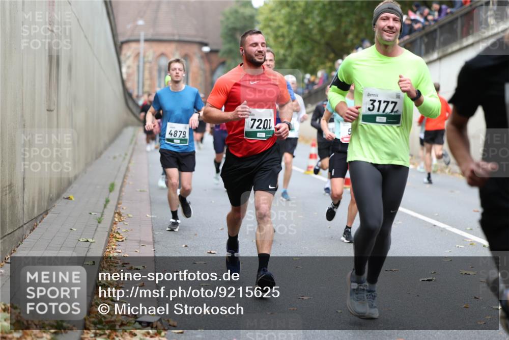 05.10.2025 - 20. swb-Marathon Bremen Michael Strokosch http://msf.ph/oto/9215625 05.10.2025 12:47:08 Laufen 4879, 7201, 5, 3177 meine-sportfotos.de