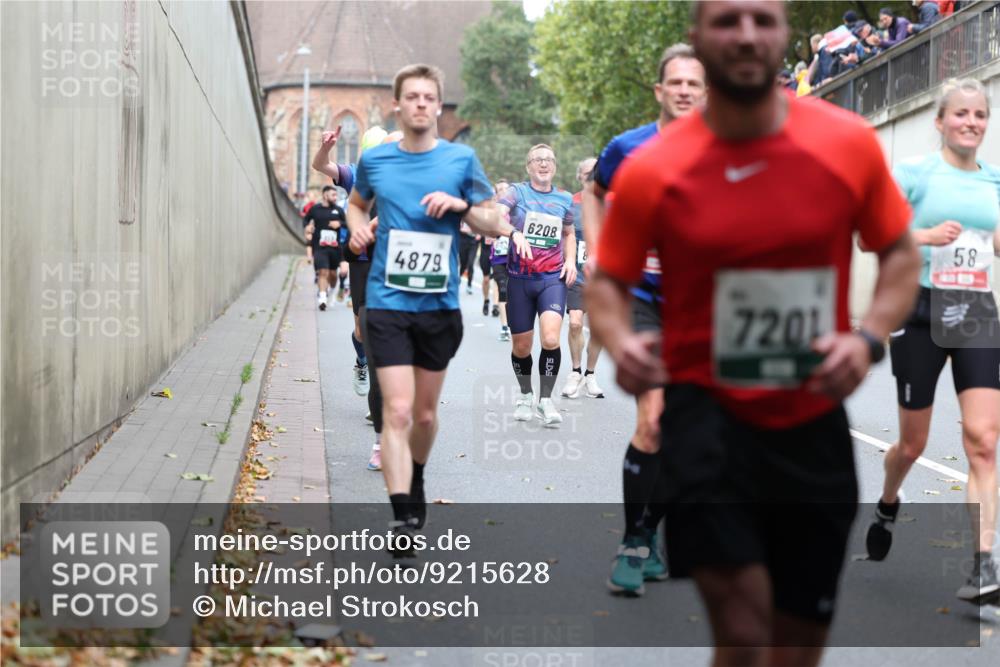 05.10.2025 - 20. swb-Marathon Bremen Michael Strokosch http://msf.ph/oto/9215628 05.10.2025 12:47:09 Laufen 4879, 6208, 7201, 58 meine-sportfotos.de