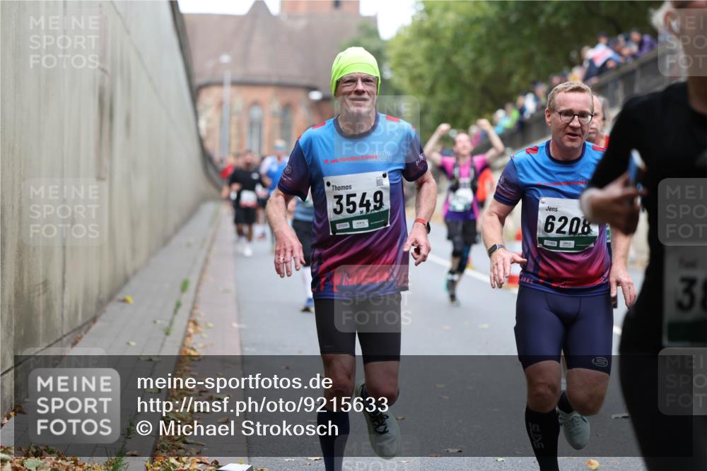 05.10.2025 - 20. swb-Marathon Bremen Michael Strokosch http://msf.ph/oto/9215633 05.10.2025 12:47:12 Laufen 19, 024, 3549, 6208, 3 meine-sportfotos.de