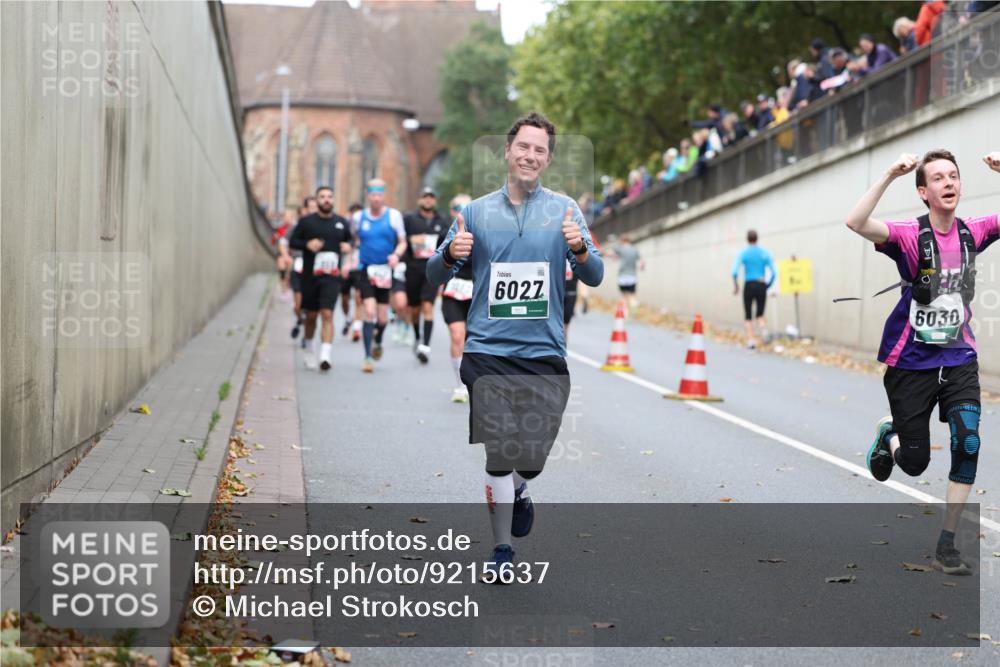 05.10.2025 - 20. swb-Marathon Bremen Michael Strokosch http://msf.ph/oto/9215637 05.10.2025 12:47:14 Laufen 6027, 6030 meine-sportfotos.de