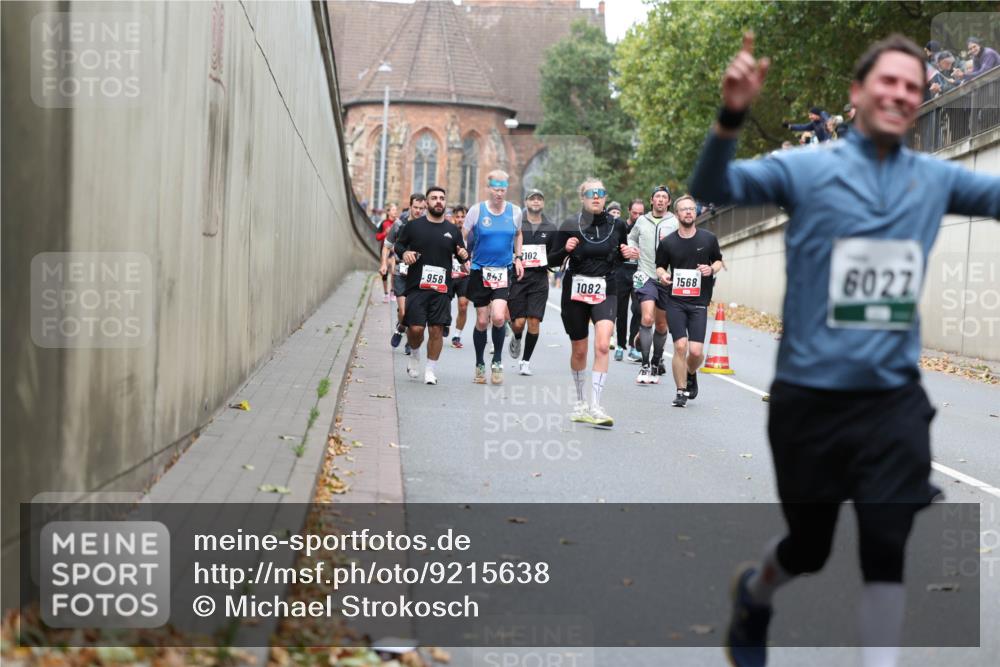 05.10.2025 - 20. swb-Marathon Bremen Michael Strokosch http://msf.ph/oto/9215638 05.10.2025 12:47:15 Laufen 843, 958, 102, 1082, 1568, 6027 meine-sportfotos.de
