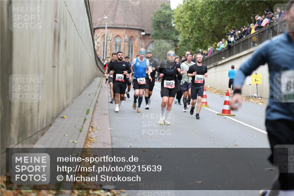 05.10.2025 - 20. swb-Marathon Bremen Michael Strokosch http://msf.ph/oto/9215639 05.10.2025 12:47:15 Laufen 5, 6, 1082, 9, 1, 99 meine-sportfotos.de