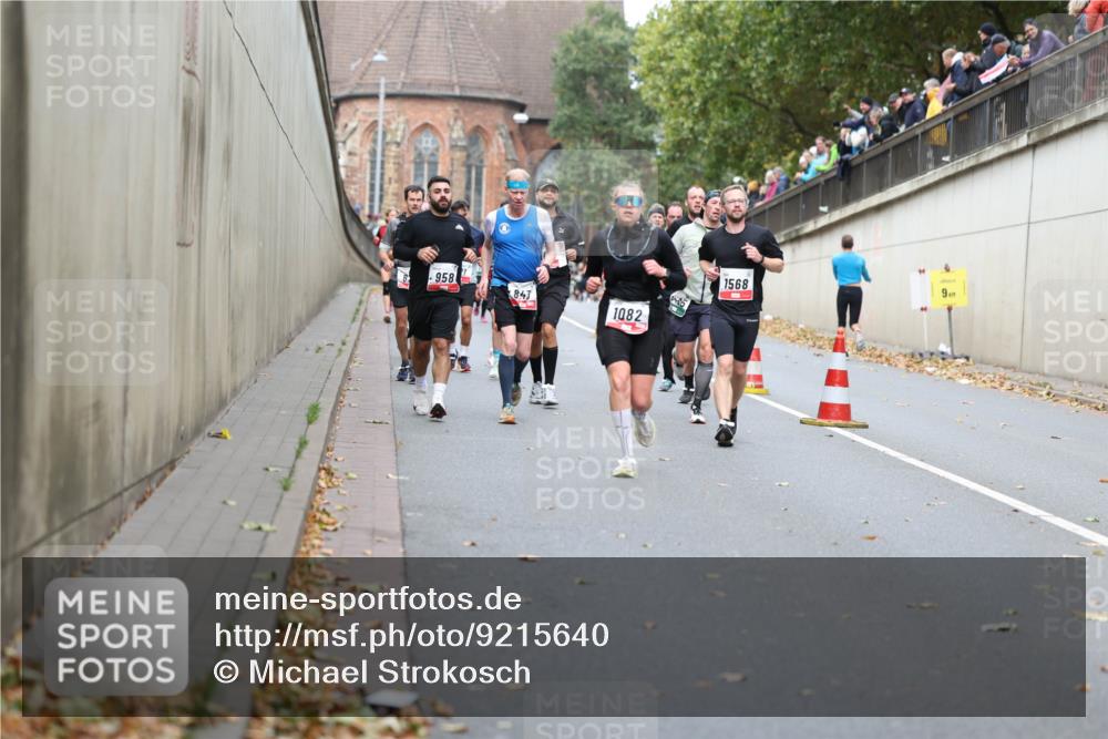 05.10.2025 - 20. swb-Marathon Bremen Michael Strokosch http://msf.ph/oto/9215640 05.10.2025 12:47:15 Laufen 958, 843, 1082, 45, 1568, 9 meine-sportfotos.de