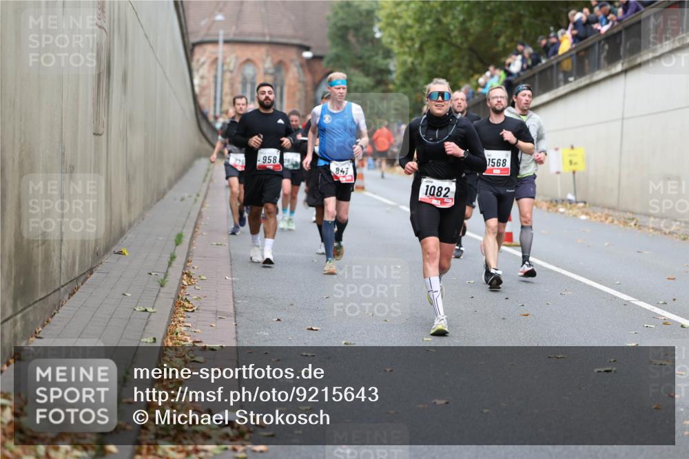 05.10.2025 - 20. swb-Marathon Bremen Michael Strokosch http://msf.ph/oto/9215643 05.10.2025 12:47:16 Laufen 958, 843, 1082, 1568 meine-sportfotos.de