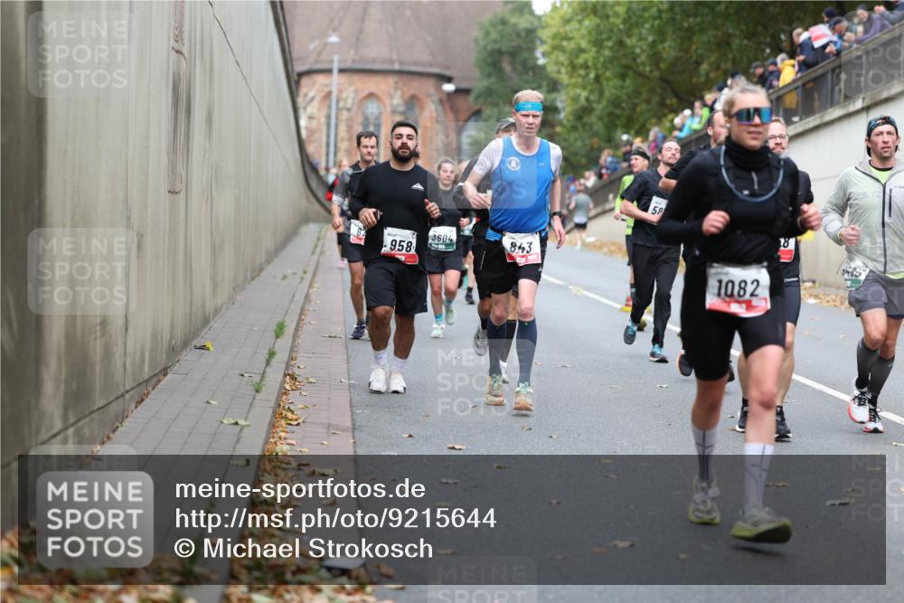05.10.2025 - 20. swb-Marathon Bremen Michael Strokosch http://msf.ph/oto/9215644 05.10.2025 12:47:17 Laufen 3604, 958, 843, 58, 1082 meine-sportfotos.de