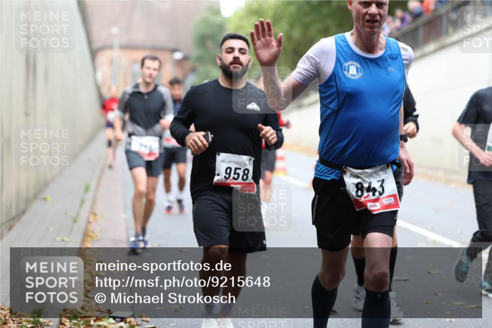 05.10.2025 - 20. swb-Marathon Bremen Michael Strokosch http://msf.ph/oto/9215648 05.10.2025 12:47:20 Laufen 958, 843, 00994 meine-sportfotos.de
