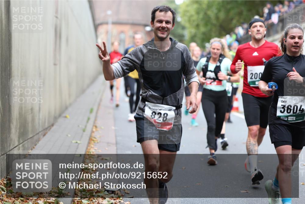 05.10.2025 - 20. swb-Marathon Bremen Michael Strokosch http://msf.ph/oto/9215652 05.10.2025 12:47:22 Laufen 828, 200, 3604 meine-sportfotos.de