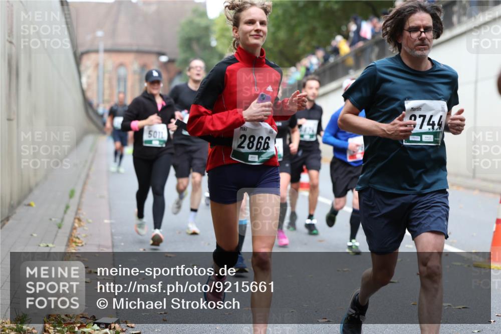 05.10.2025 - 20. swb-Marathon Bremen Michael Strokosch http://msf.ph/oto/9215661 05.10.2025 12:47:26 Laufen 5011, 2866, 9744 meine-sportfotos.de