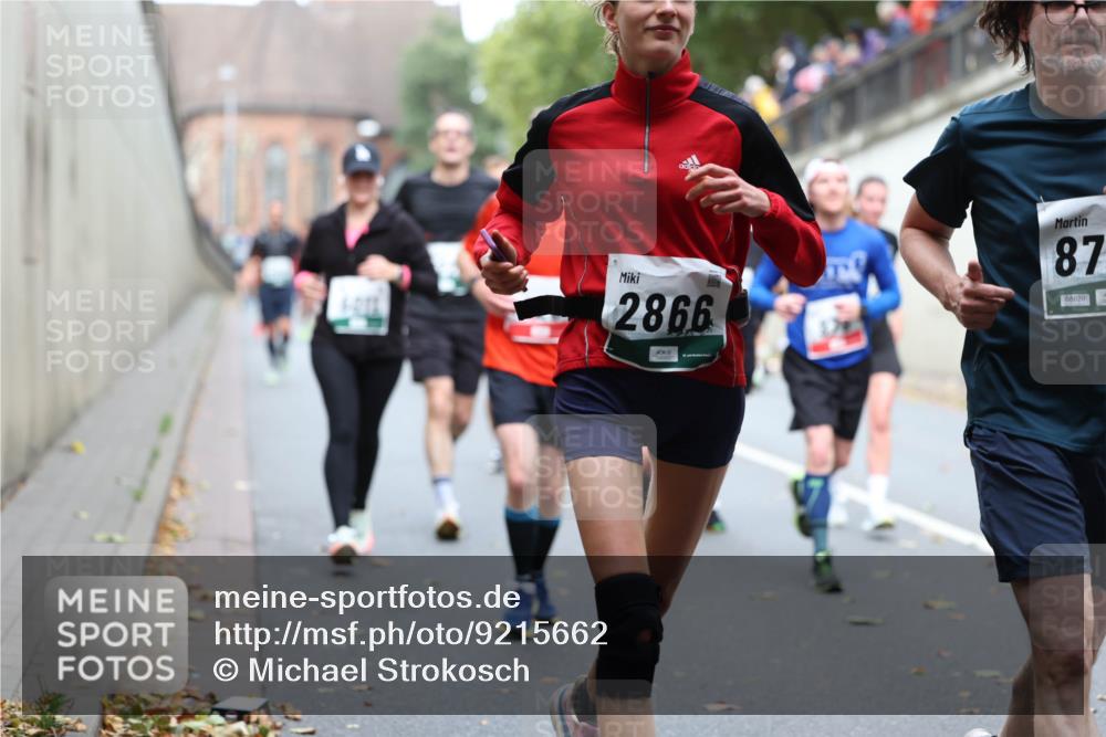 05.10.2025 - 20. swb-Marathon Bremen Michael Strokosch http://msf.ph/oto/9215662 05.10.2025 12:47:27 Laufen 2866, 87, 08620 meine-sportfotos.de