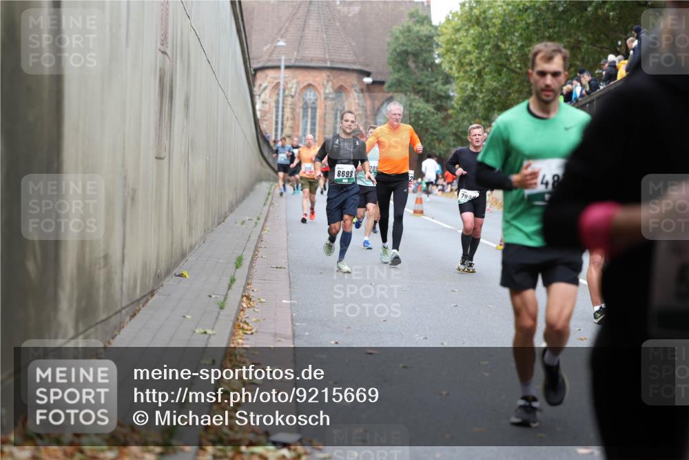 05.10.2025 - 20. swb-Marathon Bremen Michael Strokosch http://msf.ph/oto/9215669 05.10.2025 12:47:29 Laufen  meine-sportfotos.de
