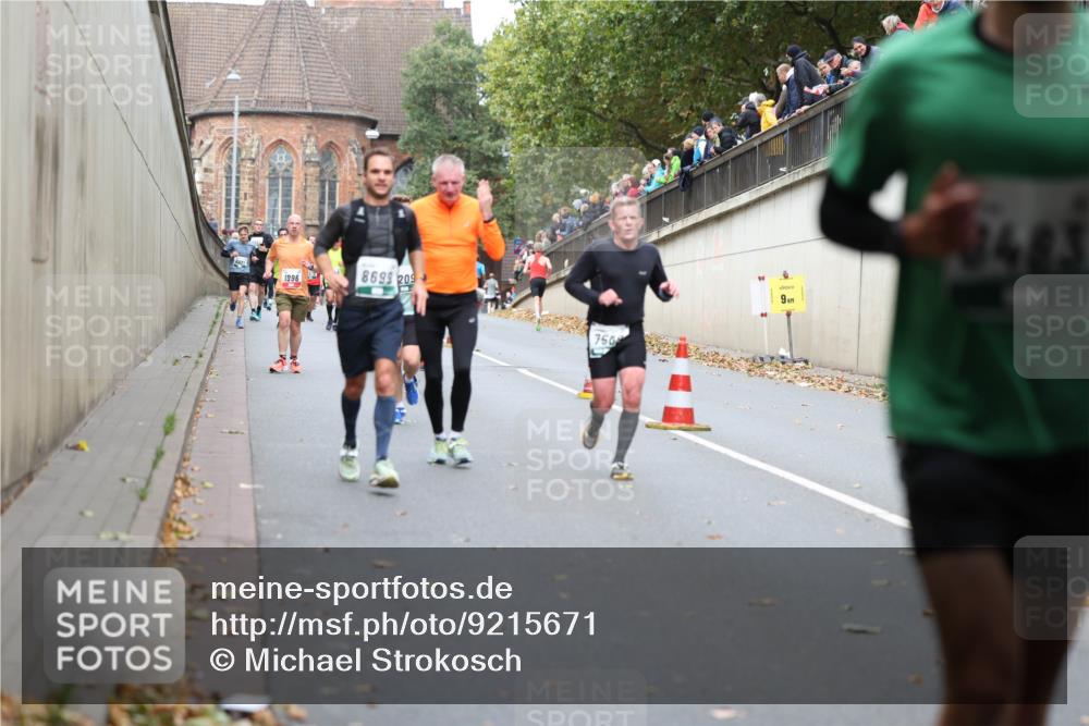 05.10.2025 - 20. swb-Marathon Bremen Michael Strokosch http://msf.ph/oto/9215671 05.10.2025 12:47:30 Laufen 1996, 8699, 209, 750, 6, 9, 1483 meine-sportfotos.de