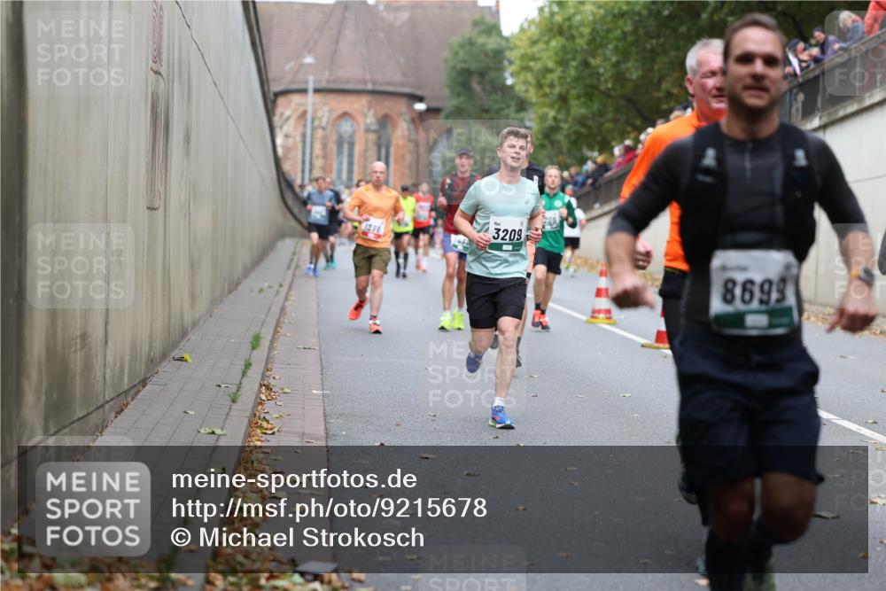05.10.2025 - 20. swb-Marathon Bremen Michael Strokosch http://msf.ph/oto/9215678 05.10.2025 12:47:33 Laufen 1996, 3209, 8699 meine-sportfotos.de