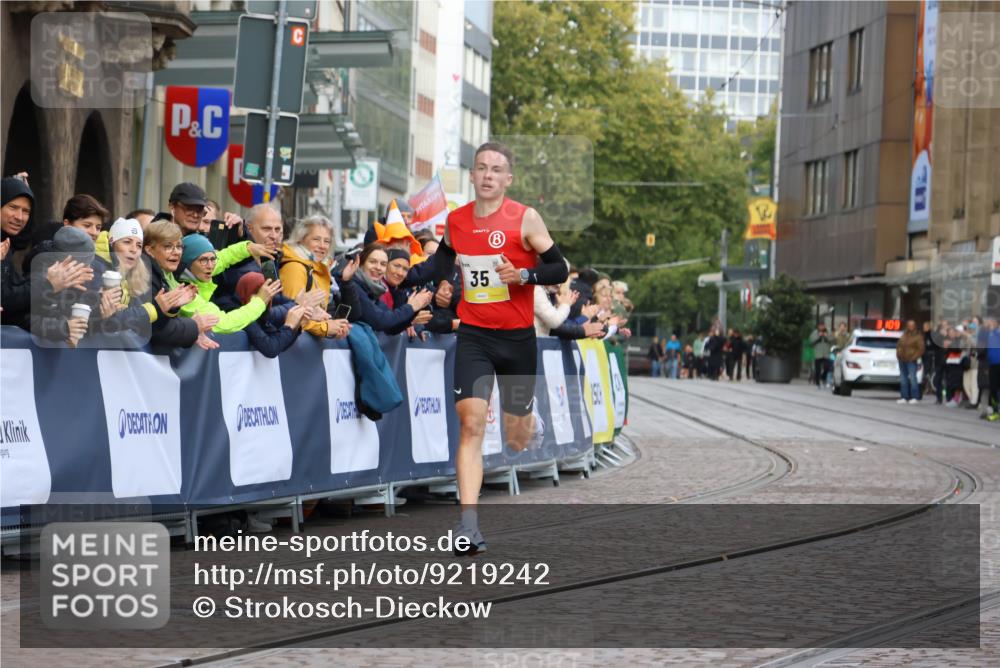 05.10.2025 - 20. swb-Marathon Bremen Strokosch-Dieckow http://msf.ph/oto/9219242 05.10.2025 10:27:05 Ziel 35 meine-sportfotos.de