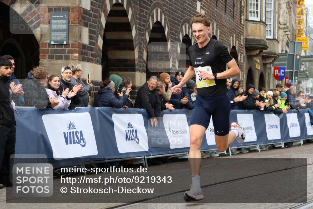05.10.2025 - 20. swb-Marathon Bremen Strokosch-Dieckow http://msf.ph/oto/9219343 05.10.2025 10:28:23 Ziel 2, 33 meine-sportfotos.de
