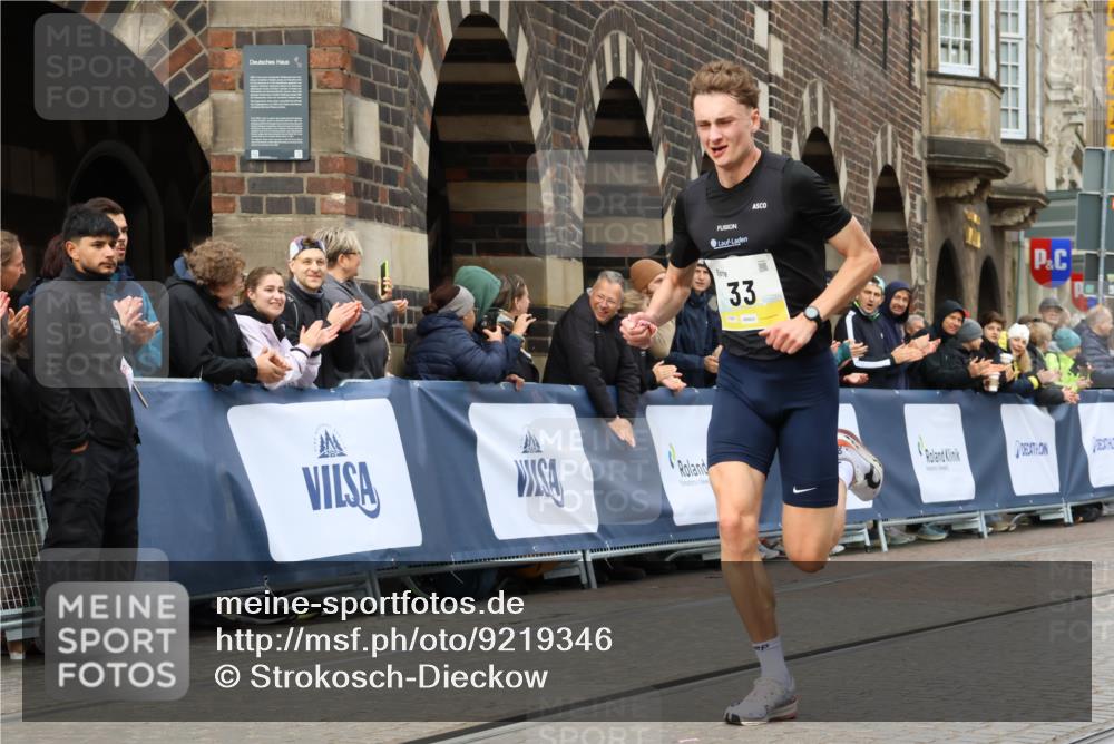 05.10.2025 - 20. swb-Marathon Bremen Strokosch-Dieckow http://msf.ph/oto/9219346 05.10.2025 10:28:23 Ziel 2, 33 meine-sportfotos.de
