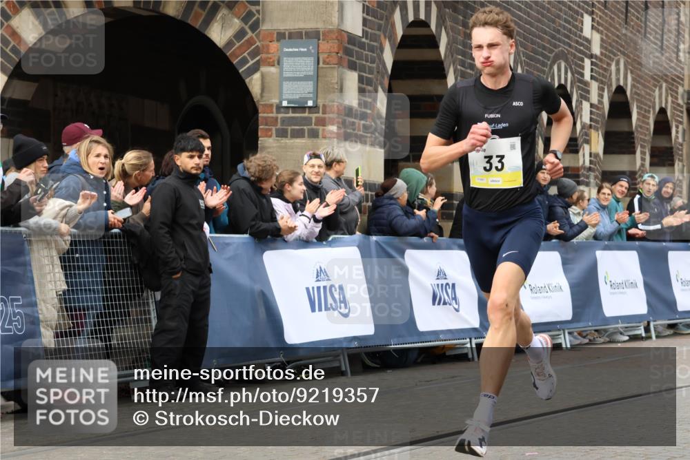 05.10.2025 - 20. swb-Marathon Bremen Strokosch-Dieckow http://msf.ph/oto/9219357 05.10.2025 10:28:24 Ziel 2, 33 meine-sportfotos.de
