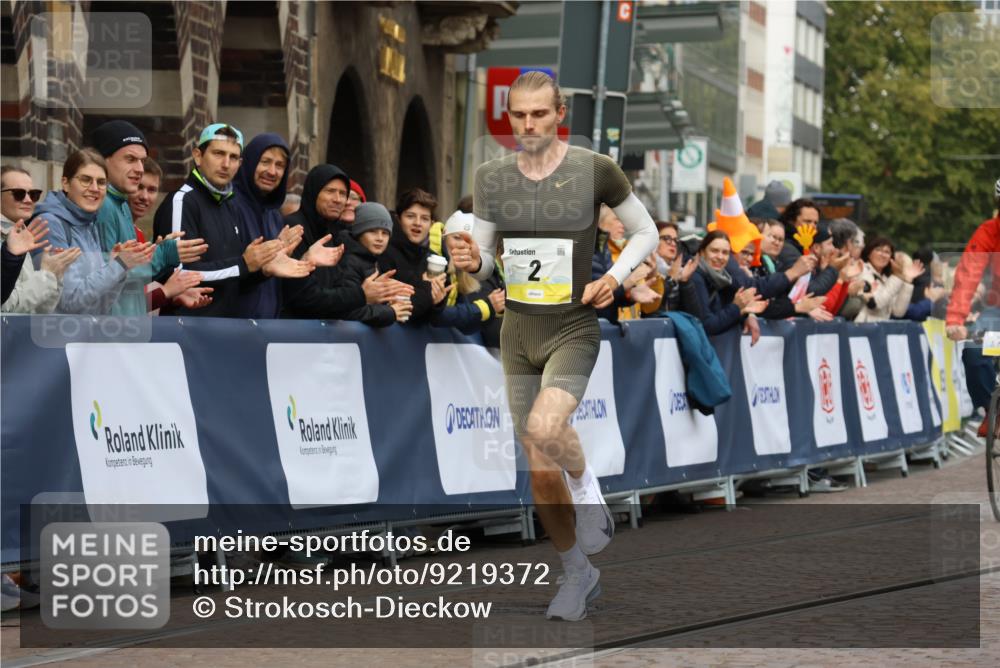 05.10.2025 - 20. swb-Marathon Bremen Strokosch-Dieckow http://msf.ph/oto/9219372 05.10.2025 10:28:31 Ziel 2 meine-sportfotos.de