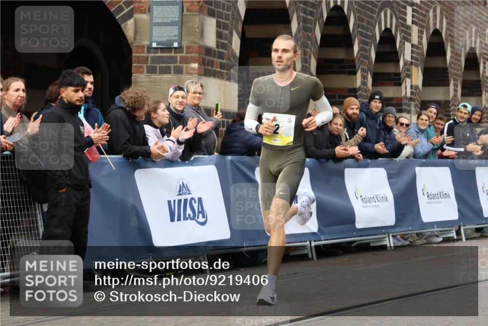 05.10.2025 - 20. swb-Marathon Bremen Strokosch-Dieckow http://msf.ph/oto/9219406 05.10.2025 10:28:32 Ziel 2 meine-sportfotos.de