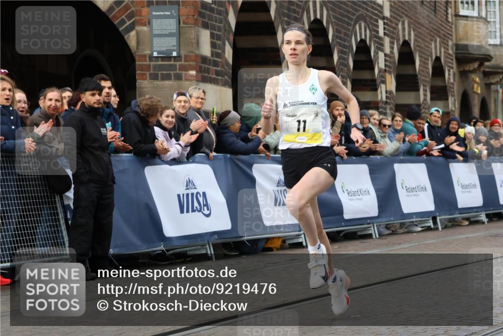 05.10.2025 - 20. swb-Marathon Bremen Strokosch-Dieckow http://msf.ph/oto/9219476 05.10.2025 10:30:16 Ziel 11 meine-sportfotos.de