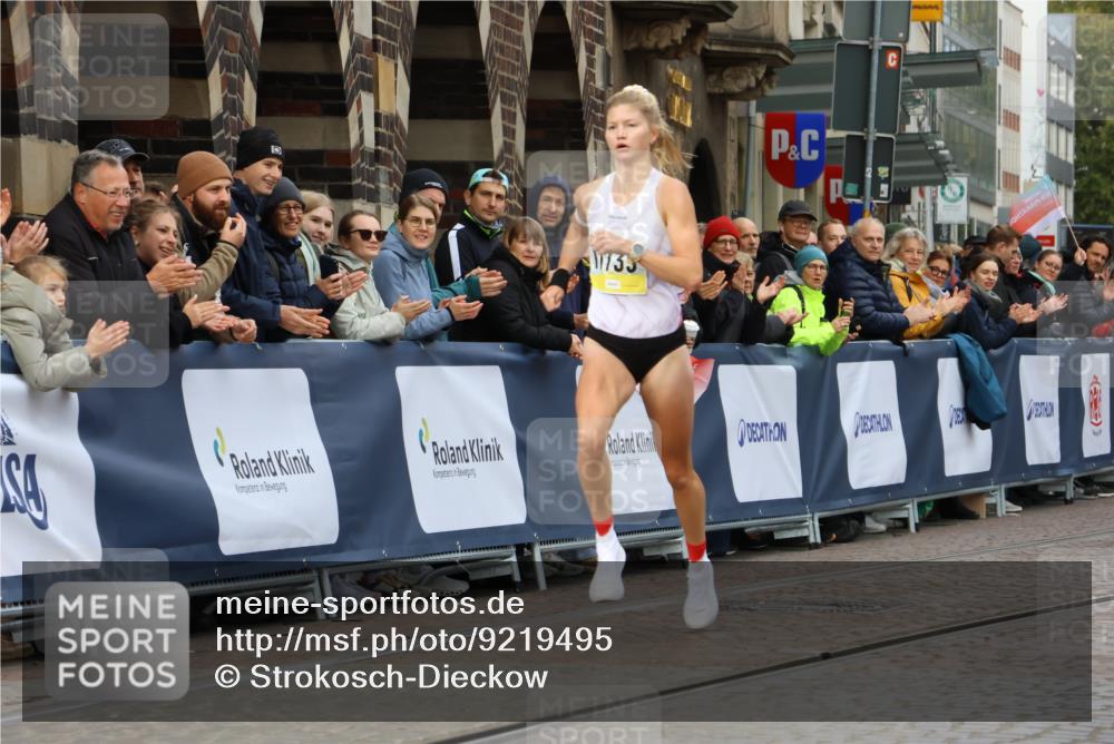 05.10.2025 - 20. swb-Marathon Bremen Strokosch-Dieckow http://msf.ph/oto/9219495 05.10.2025 10:30:49 Ziel  meine-sportfotos.de