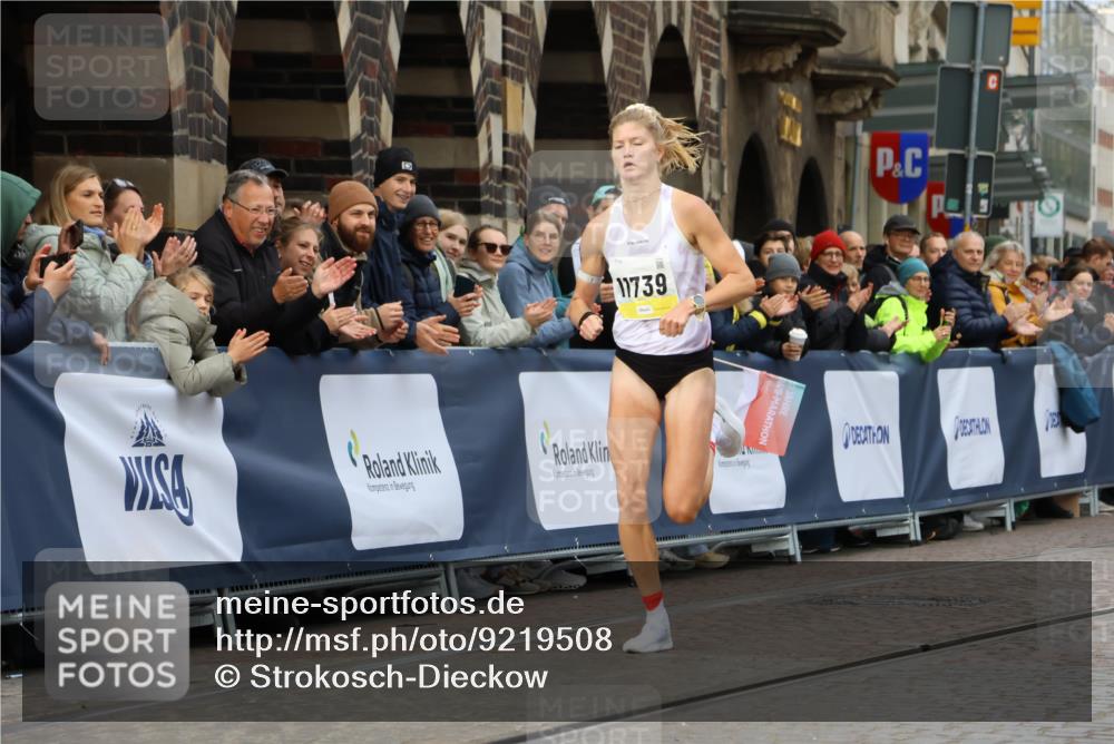 05.10.2025 - 20. swb-Marathon Bremen Strokosch-Dieckow http://msf.ph/oto/9219508 05.10.2025 10:30:49 Ziel  meine-sportfotos.de