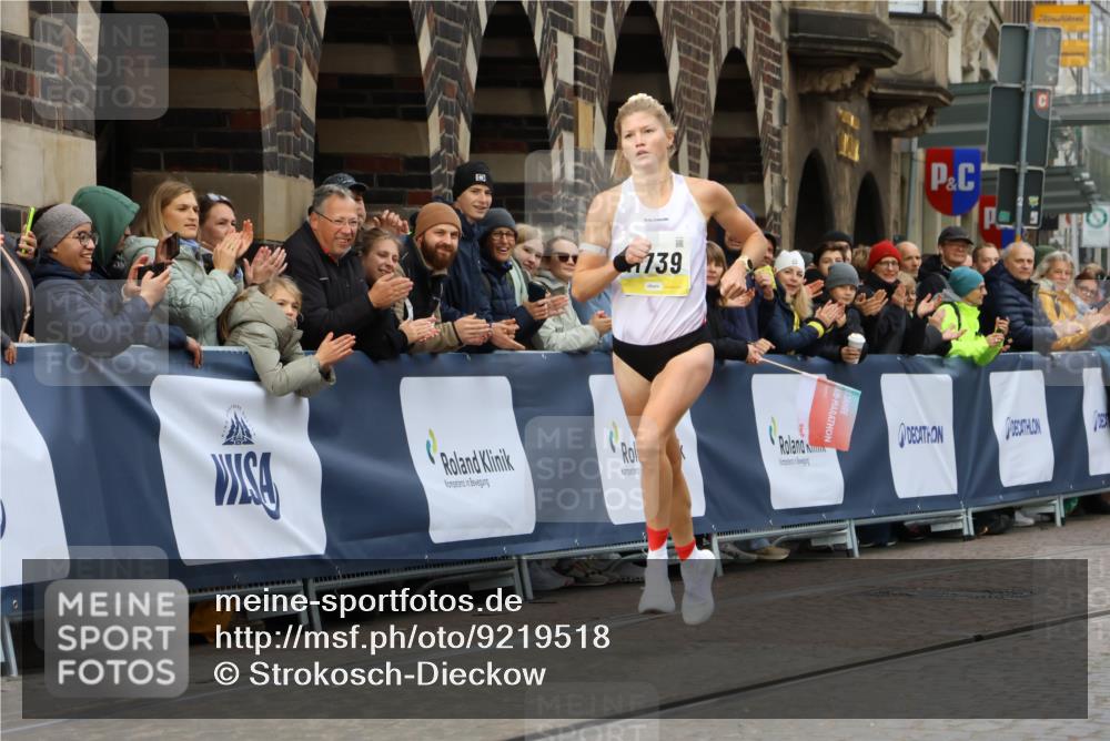 05.10.2025 - 20. swb-Marathon Bremen Strokosch-Dieckow http://msf.ph/oto/9219518 05.10.2025 10:30:49 Ziel  meine-sportfotos.de