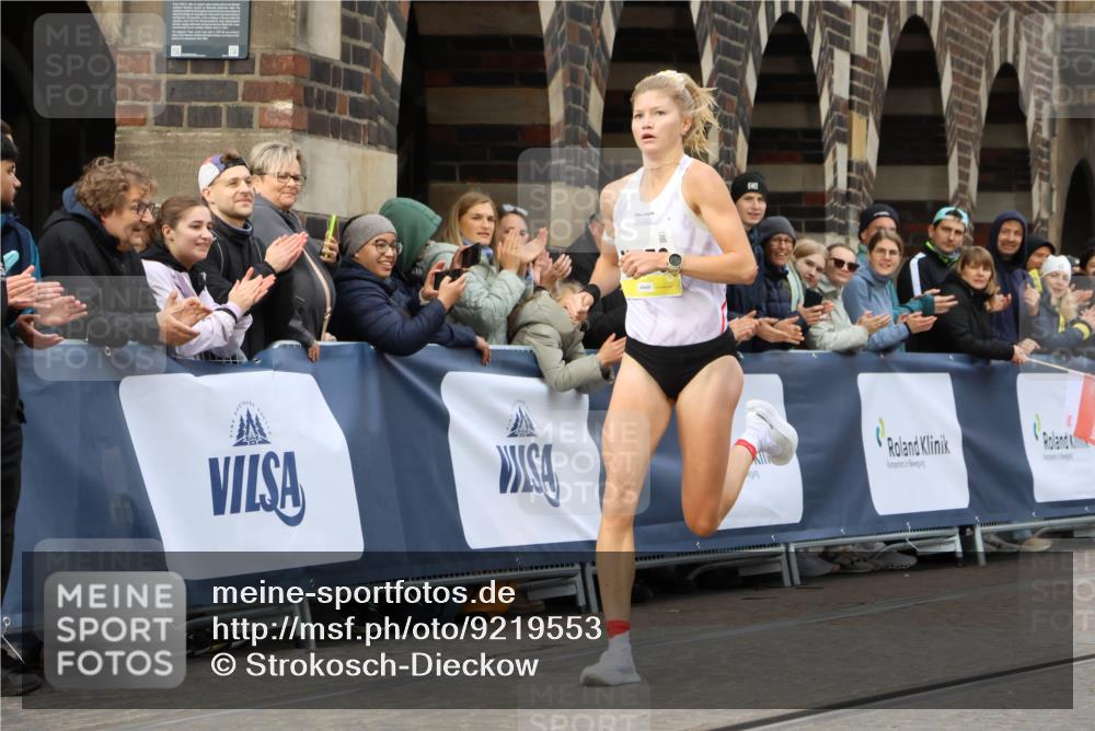 05.10.2025 - 20. swb-Marathon Bremen Strokosch-Dieckow http://msf.ph/oto/9219553 05.10.2025 10:30:50 Ziel  meine-sportfotos.de