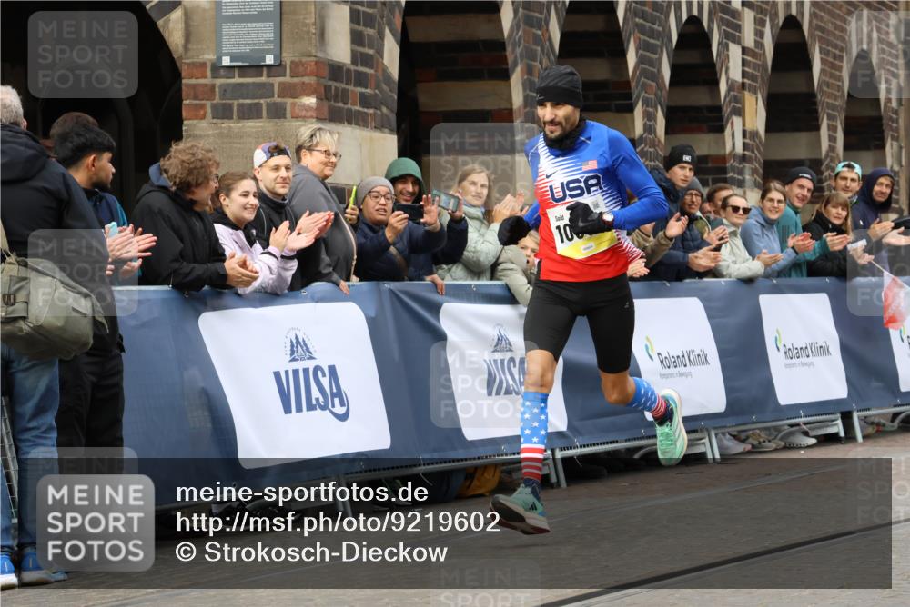 05.10.2025 - 20. swb-Marathon Bremen Strokosch-Dieckow http://msf.ph/oto/9219602 05.10.2025 10:31:36 Ziel 10905 meine-sportfotos.de