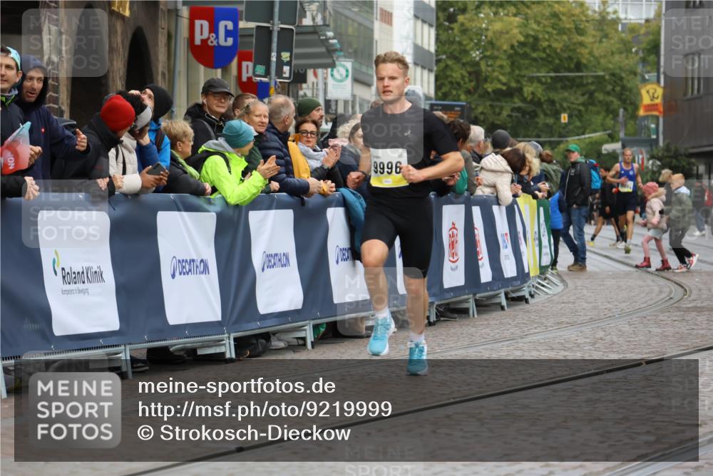 05.10.2025 - 20. swb-Marathon Bremen Strokosch-Dieckow http://msf.ph/oto/9219999 05.10.2025 10:32:48 Ziel 9996 meine-sportfotos.de