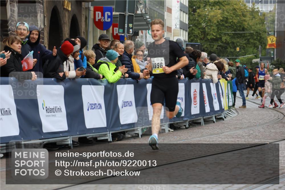 05.10.2025 - 20. swb-Marathon Bremen Strokosch-Dieckow http://msf.ph/oto/9220013 05.10.2025 10:32:48 Ziel 9996 meine-sportfotos.de