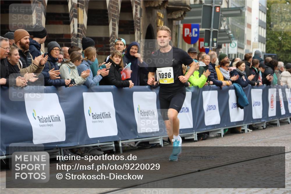 05.10.2025 - 20. swb-Marathon Bremen Strokosch-Dieckow http://msf.ph/oto/9220029 05.10.2025 10:32:49 Ziel 9996 meine-sportfotos.de