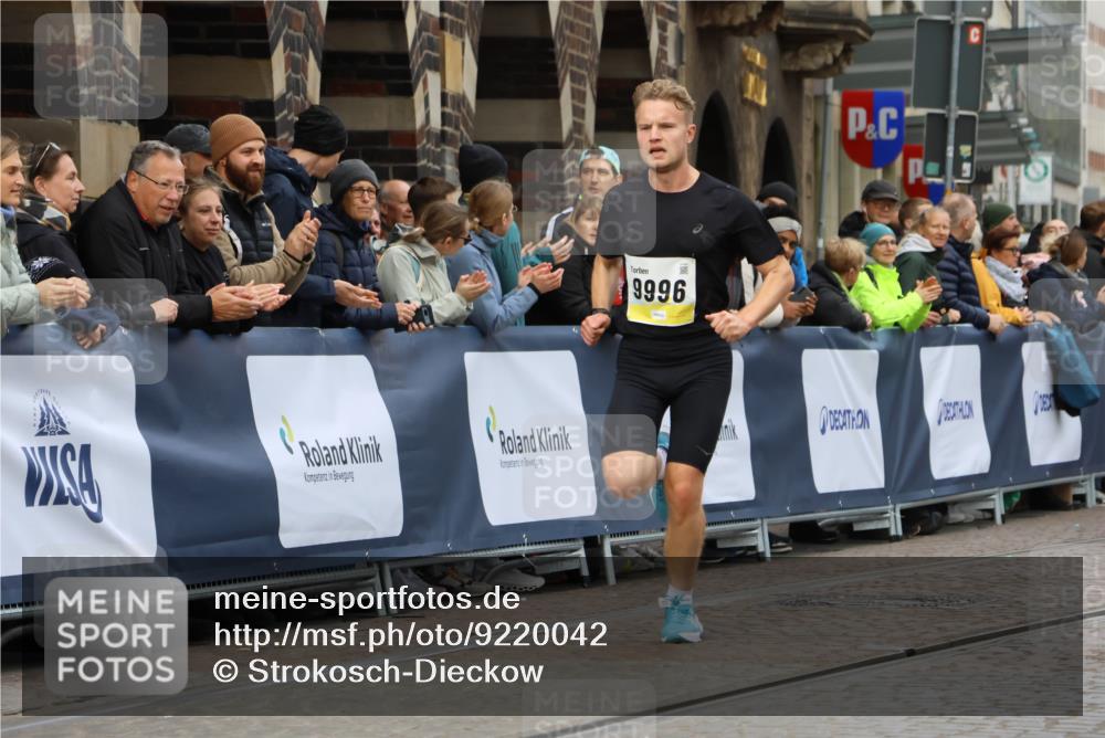 05.10.2025 - 20. swb-Marathon Bremen Strokosch-Dieckow http://msf.ph/oto/9220042 05.10.2025 10:32:49 Ziel 9996 meine-sportfotos.de