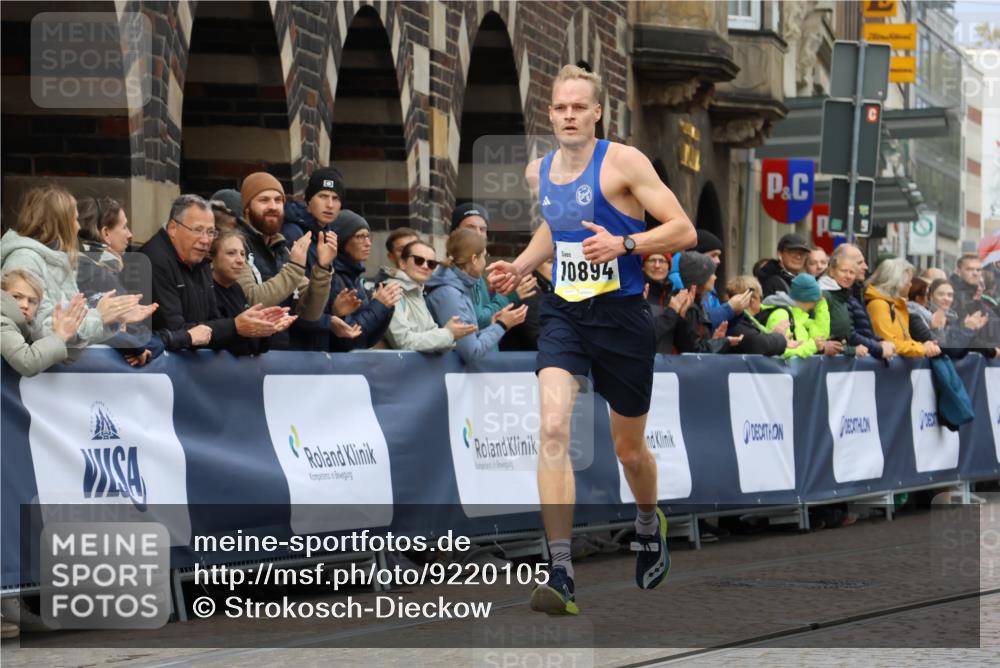 05.10.2025 - 20. swb-Marathon Bremen Strokosch-Dieckow http://msf.ph/oto/9220105 05.10.2025 10:33:01 Ziel 10894 meine-sportfotos.de