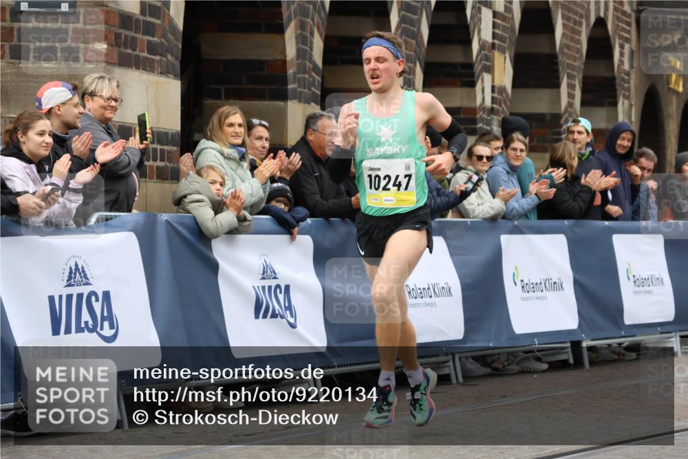 05.10.2025 - 20. swb-Marathon Bremen Strokosch-Dieckow http://msf.ph/oto/9220134 05.10.2025 10:33:35 Ziel 10247, 11130 meine-sportfotos.de