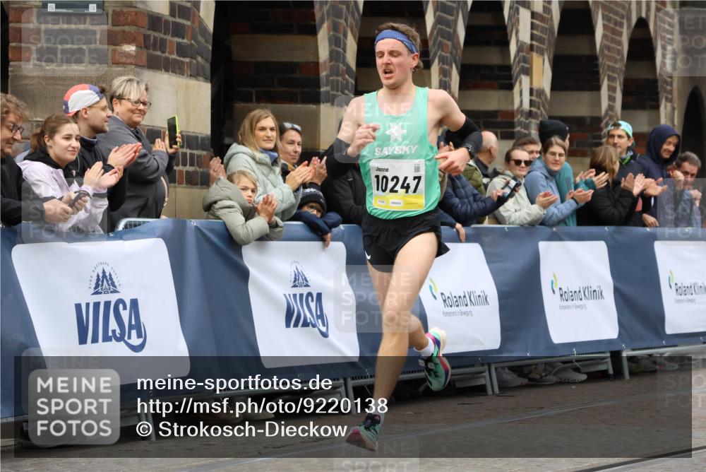 05.10.2025 - 20. swb-Marathon Bremen Strokosch-Dieckow http://msf.ph/oto/9220138 05.10.2025 10:33:35 Ziel 10247, 11130 meine-sportfotos.de