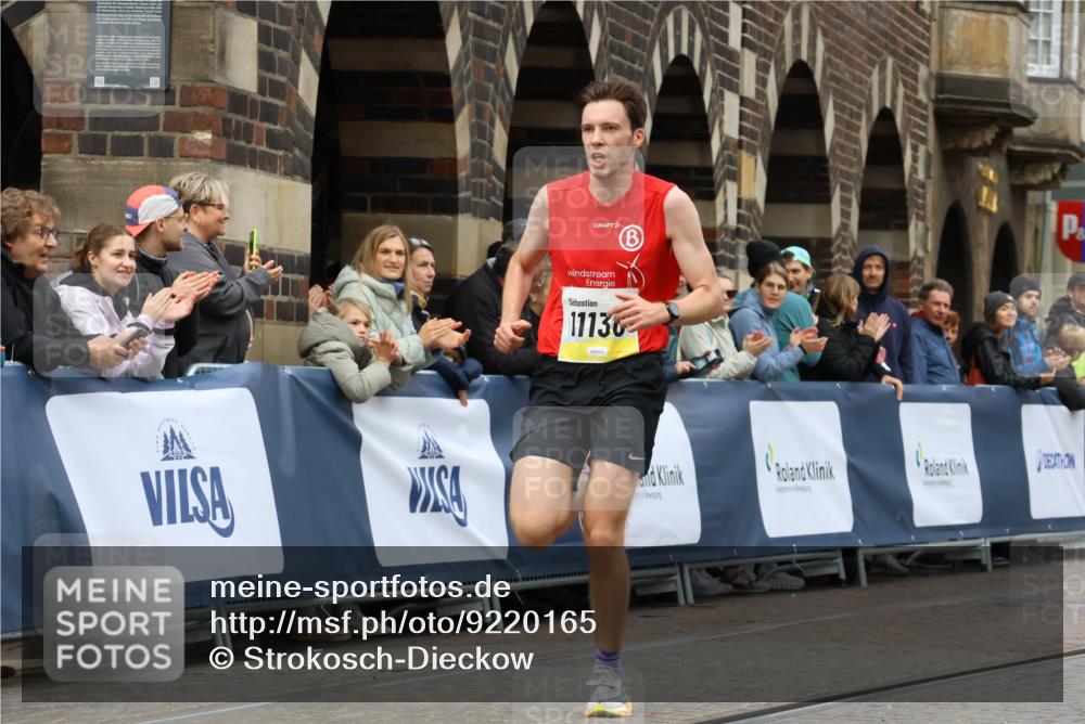 05.10.2025 - 20. swb-Marathon Bremen Strokosch-Dieckow http://msf.ph/oto/9220165 05.10.2025 10:33:45 Ziel 9320, 11130 meine-sportfotos.de