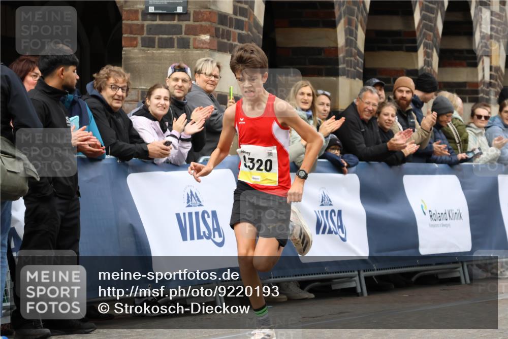 05.10.2025 - 20. swb-Marathon Bremen Strokosch-Dieckow http://msf.ph/oto/9220193 05.10.2025 10:33:51 Ziel 9320 meine-sportfotos.de