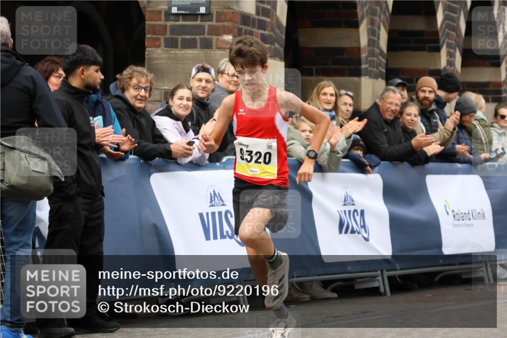 05.10.2025 - 20. swb-Marathon Bremen Strokosch-Dieckow http://msf.ph/oto/9220196 05.10.2025 10:33:51 Ziel 9320 meine-sportfotos.de