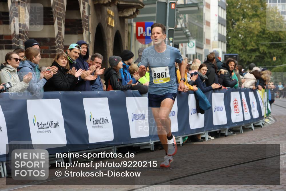 05.10.2025 - 20. swb-Marathon Bremen Strokosch-Dieckow http://msf.ph/oto/9220215 05.10.2025 10:34:24 Ziel 9851 meine-sportfotos.de
