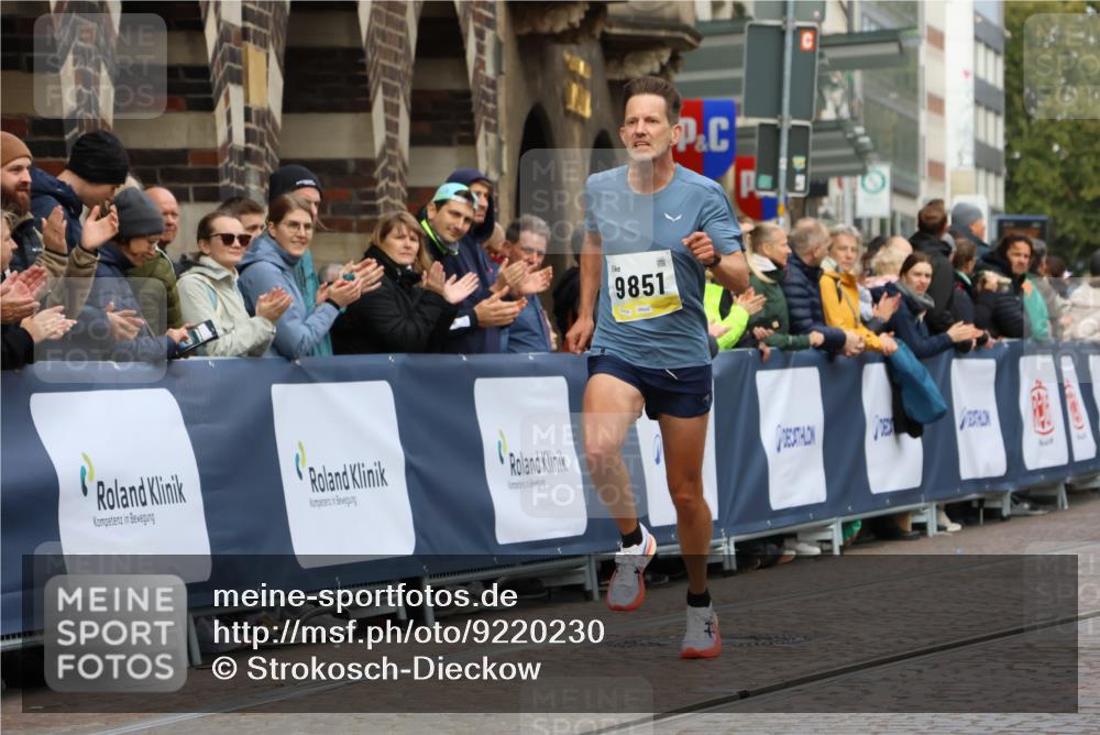 05.10.2025 - 20. swb-Marathon Bremen Strokosch-Dieckow http://msf.ph/oto/9220230 05.10.2025 10:34:24 Ziel 9851 meine-sportfotos.de