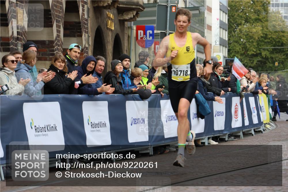 05.10.2025 - 20. swb-Marathon Bremen Strokosch-Dieckow http://msf.ph/oto/9220261 05.10.2025 10:34:33 Ziel 9319, 10718 meine-sportfotos.de