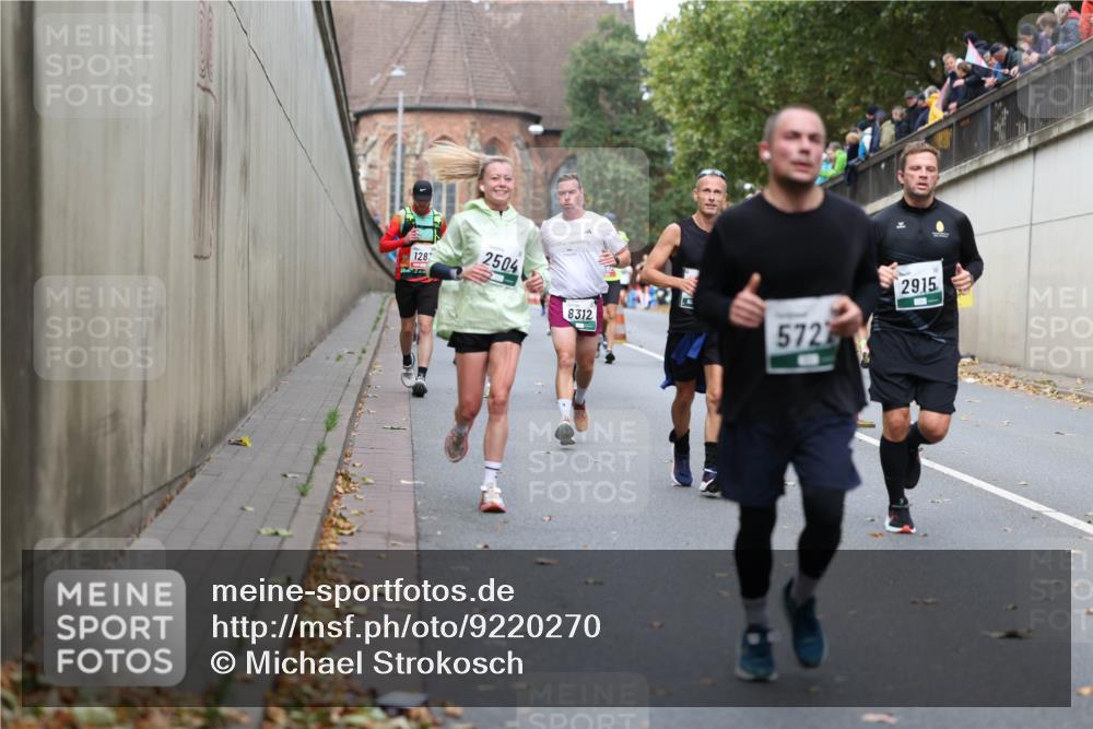 05.10.2025 - 20. swb-Marathon Bremen Michael Strokosch http://msf.ph/oto/9220270 05.10.2025 12:47:48 Laufen 128, 2504, 8312, 5727, 2, 2915 meine-sportfotos.de