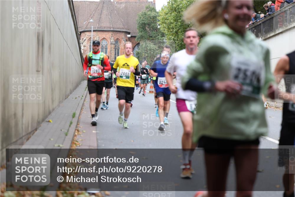 05.10.2025 - 20. swb-Marathon Bremen Michael Strokosch http://msf.ph/oto/9220278 05.10.2025 12:47:51 Laufen 1283, 2661, 7791, 2501, 224 meine-sportfotos.de