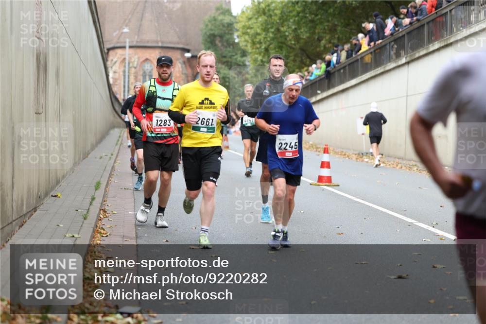 05.10.2025 - 20. swb-Marathon Bremen Michael Strokosch http://msf.ph/oto/9220282 05.10.2025 12:47:52 Laufen 1283, 2661, 4947, 2245 meine-sportfotos.de