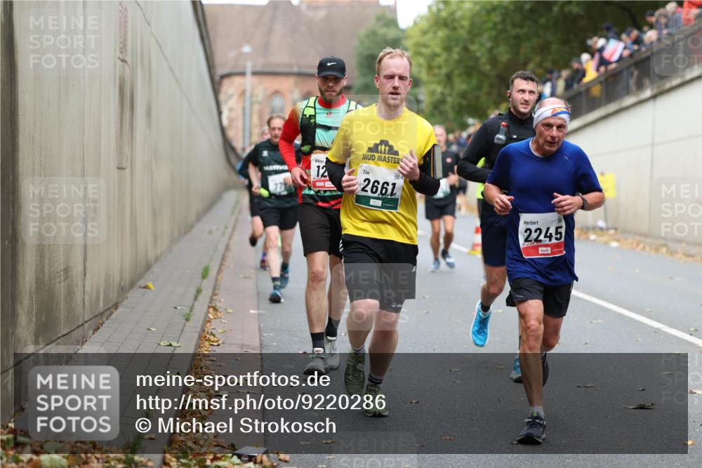 05.10.2025 - 20. swb-Marathon Bremen Michael Strokosch http://msf.ph/oto/9220286 05.10.2025 12:47:53 Laufen 12, 2661, 2245 meine-sportfotos.de