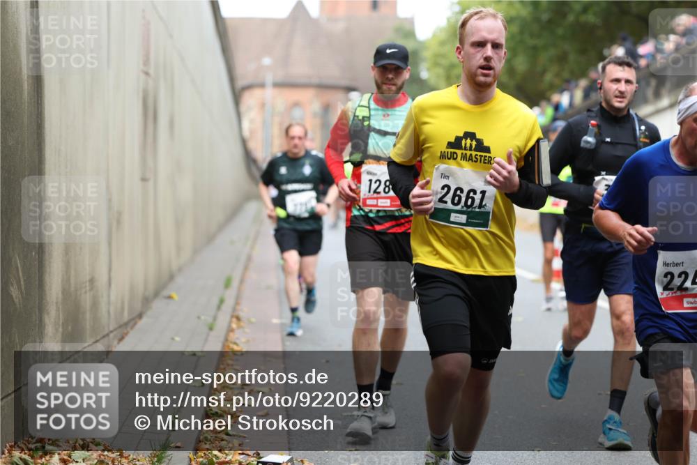 05.10.2025 - 20. swb-Marathon Bremen Michael Strokosch http://msf.ph/oto/9220289 05.10.2025 12:47:54 Laufen 128, 2661, 225 meine-sportfotos.de
