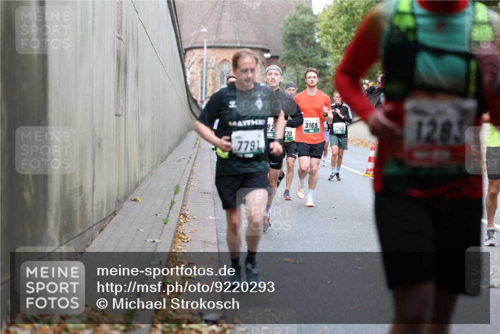 05.10.2025 - 20. swb-Marathon Bremen Michael Strokosch http://msf.ph/oto/9220293 05.10.2025 12:47:55 Laufen 82, 3169, 7568, 230, 7791, 1283 meine-sportfotos.de