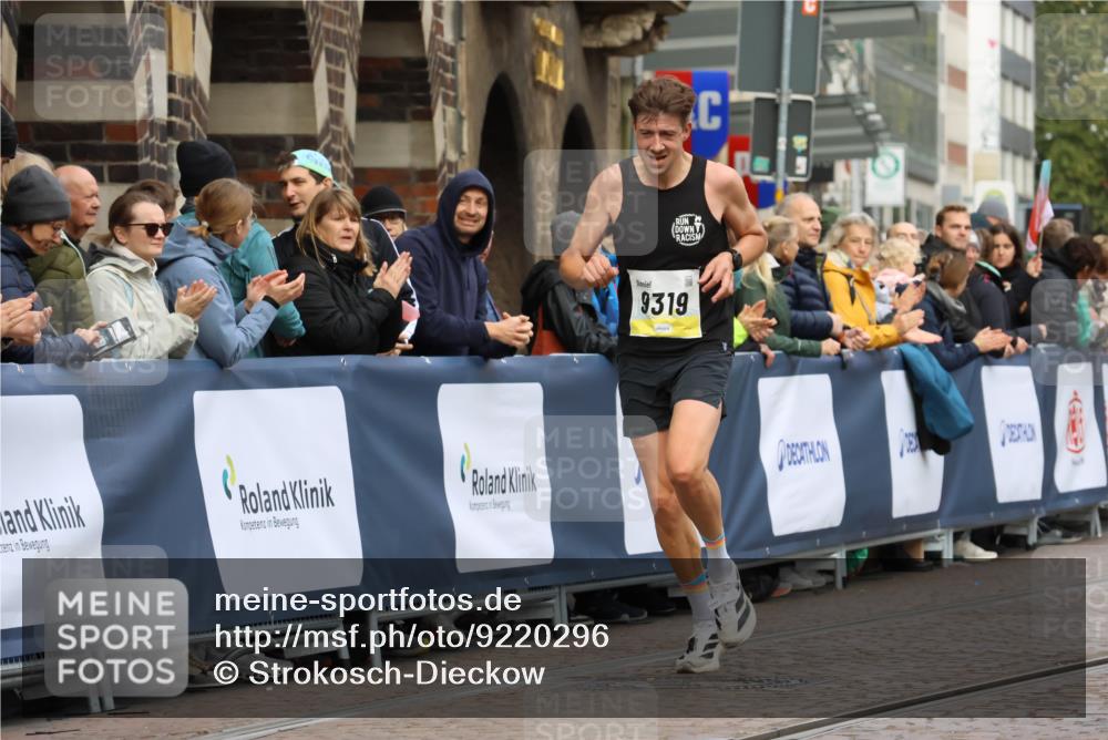 05.10.2025 - 20. swb-Marathon Bremen Strokosch-Dieckow http://msf.ph/oto/9220296 05.10.2025 10:34:38 Ziel 9319 meine-sportfotos.de