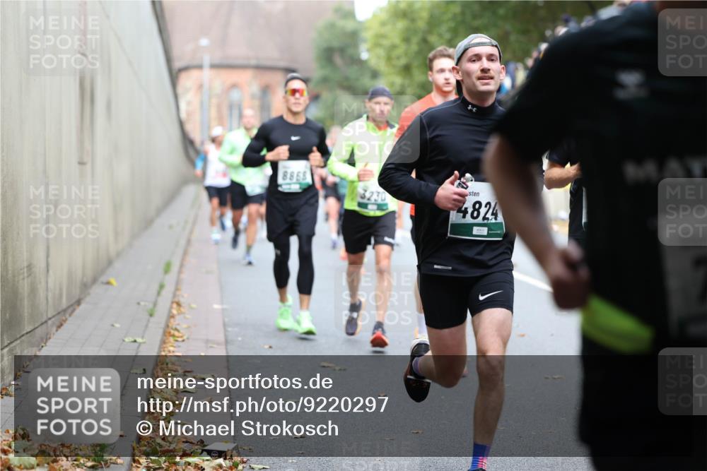 05.10.2025 - 20. swb-Marathon Bremen Michael Strokosch http://msf.ph/oto/9220297 05.10.2025 12:47:57 Laufen 4824, 8868, 3230 meine-sportfotos.de